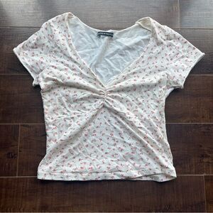 Brandy Melville Gina Floral Top!
